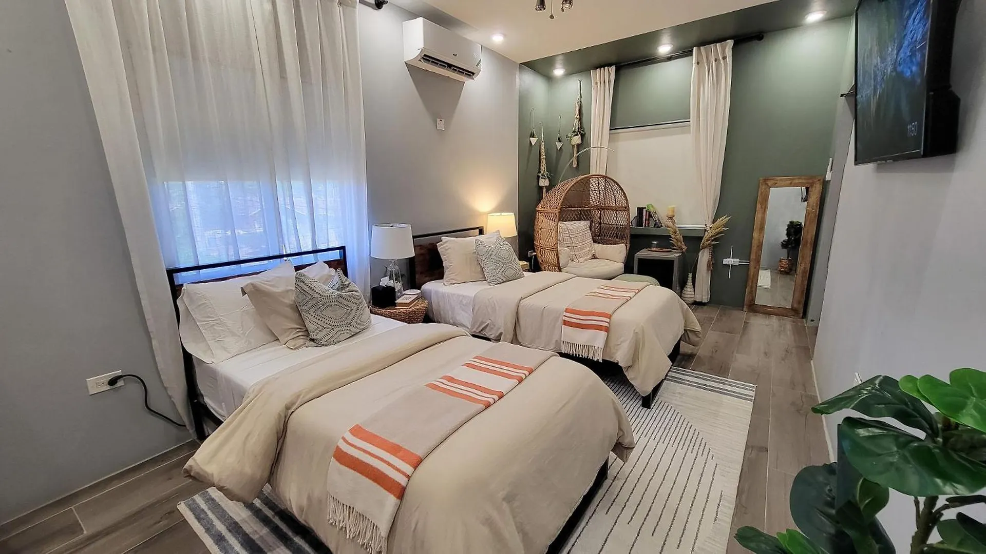 Villa On The Rocks Fast Wi-Fi 5 Mins To Beach Ac & 55 Tv In All Rooms Florence Hall