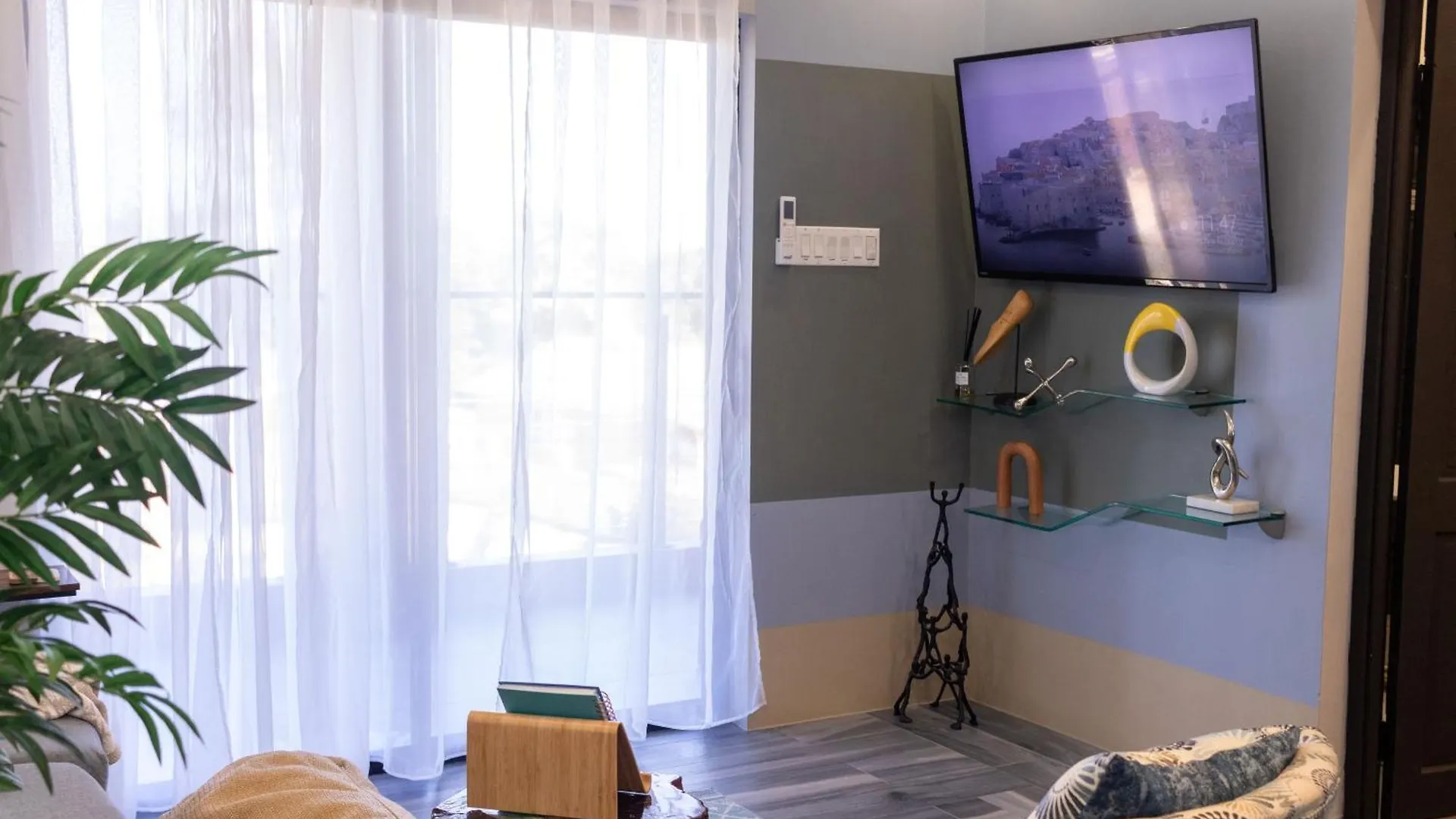 Semesterbostad Villa On The Rocks Fast Wi-Fi 5 Mins To Beach Ac & 55 Tv In All Rooms Florence Hall