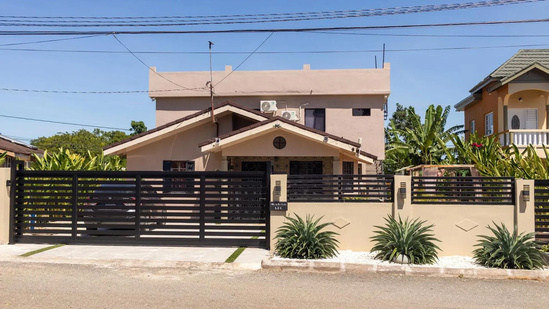 Villa On The Rocks Fast Wi-Fi 5 Mins To Beach Ac & 55 Tv In All Rooms Florence Hall 0*,  Jamaica